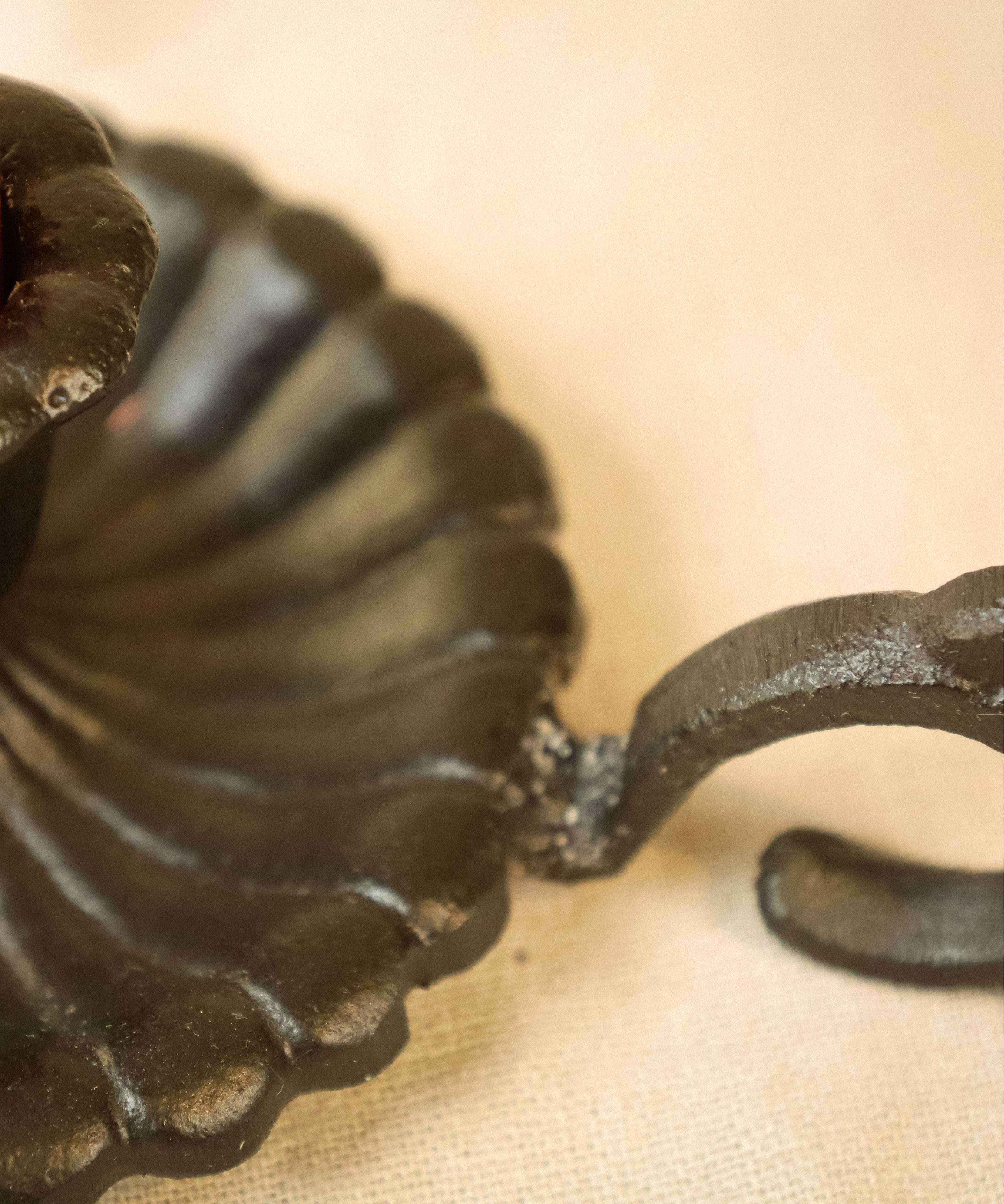 حامل الشموع (كاسيت آيرون)