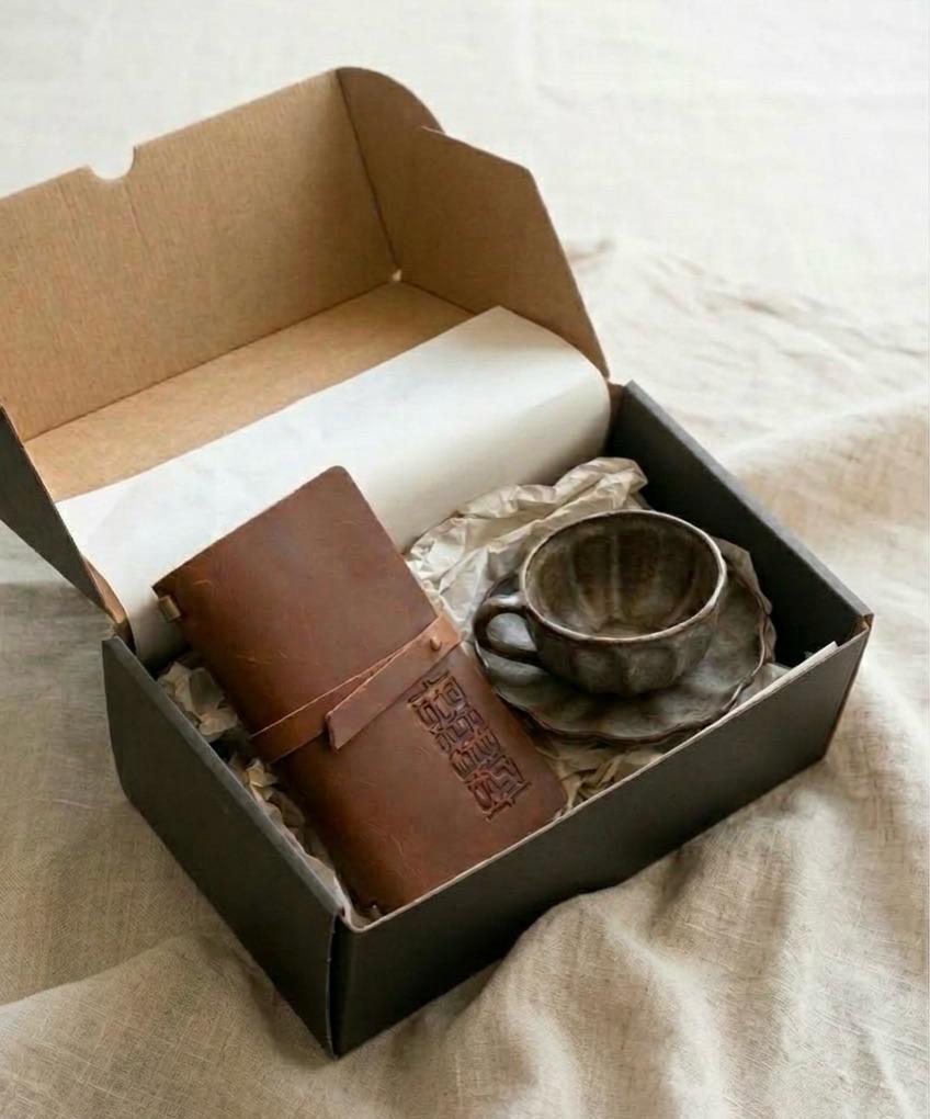 كوب ونوت بوك: علبة هدايا